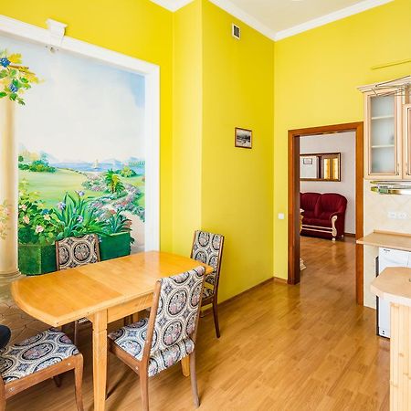 2 Virmens'Ka Apartment Λβιβ Εξωτερικό φωτογραφία