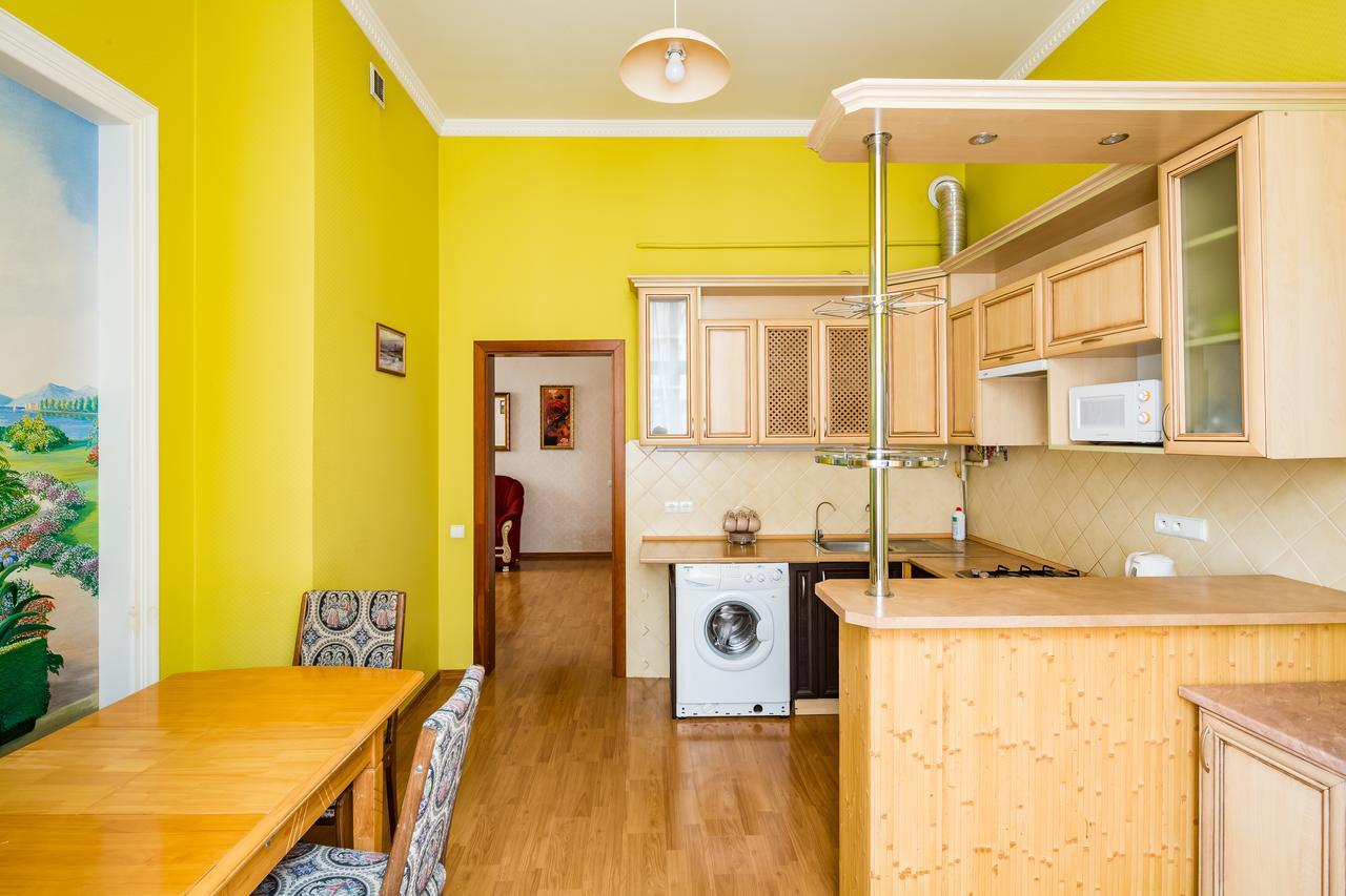 2 Virmens'Ka Apartment Λβιβ Εξωτερικό φωτογραφία