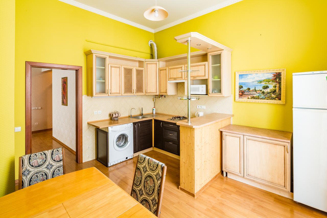 2 Virmens'Ka Apartment Λβιβ Εξωτερικό φωτογραφία