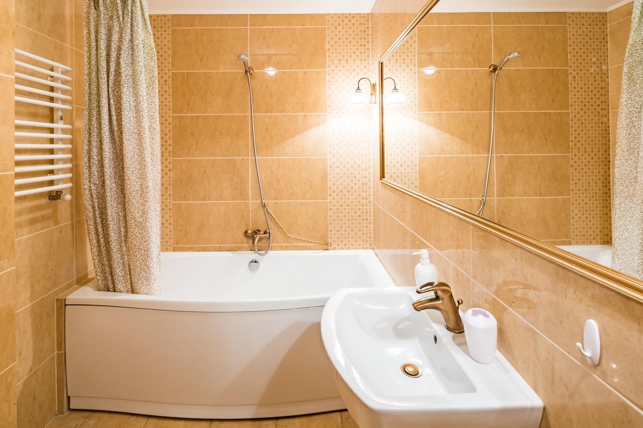 2 Virmens'Ka Apartment Λβιβ Εξωτερικό φωτογραφία